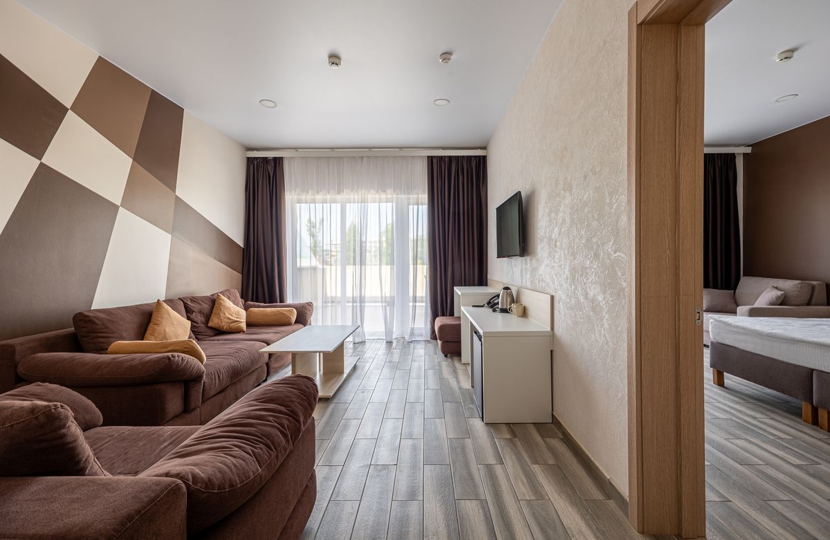 Deluxe two-room suite